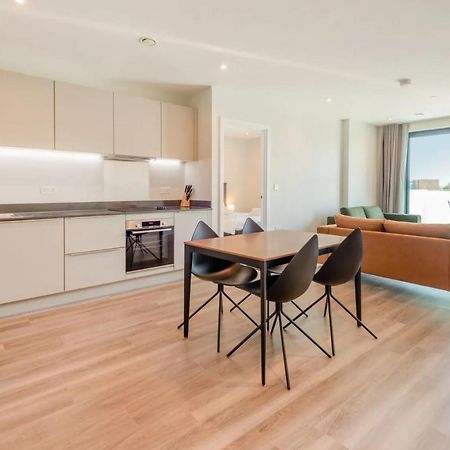 Modern Apartments In Brentford 2 Minutes Walk From Kew Bridge Kültér fotó