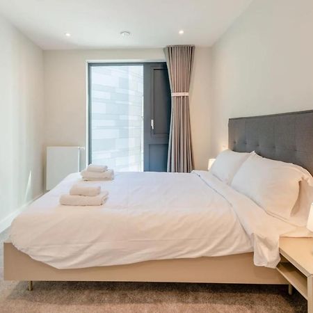 Modern Apartments In Brentford 2 Minutes Walk From Kew Bridge Kültér fotó