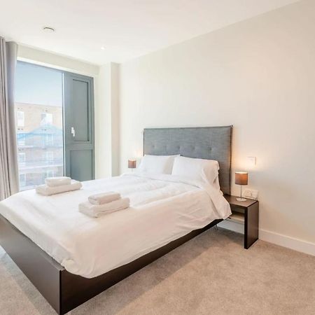 Modern Apartments In Brentford 2 Minutes Walk From Kew Bridge Kültér fotó