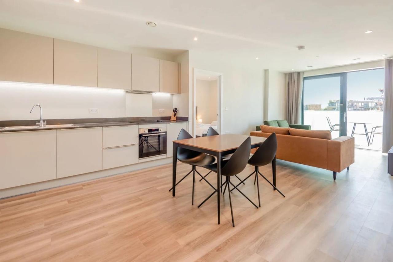 Modern Apartments In Brentford 2 Minutes Walk From Kew Bridge Kültér fotó