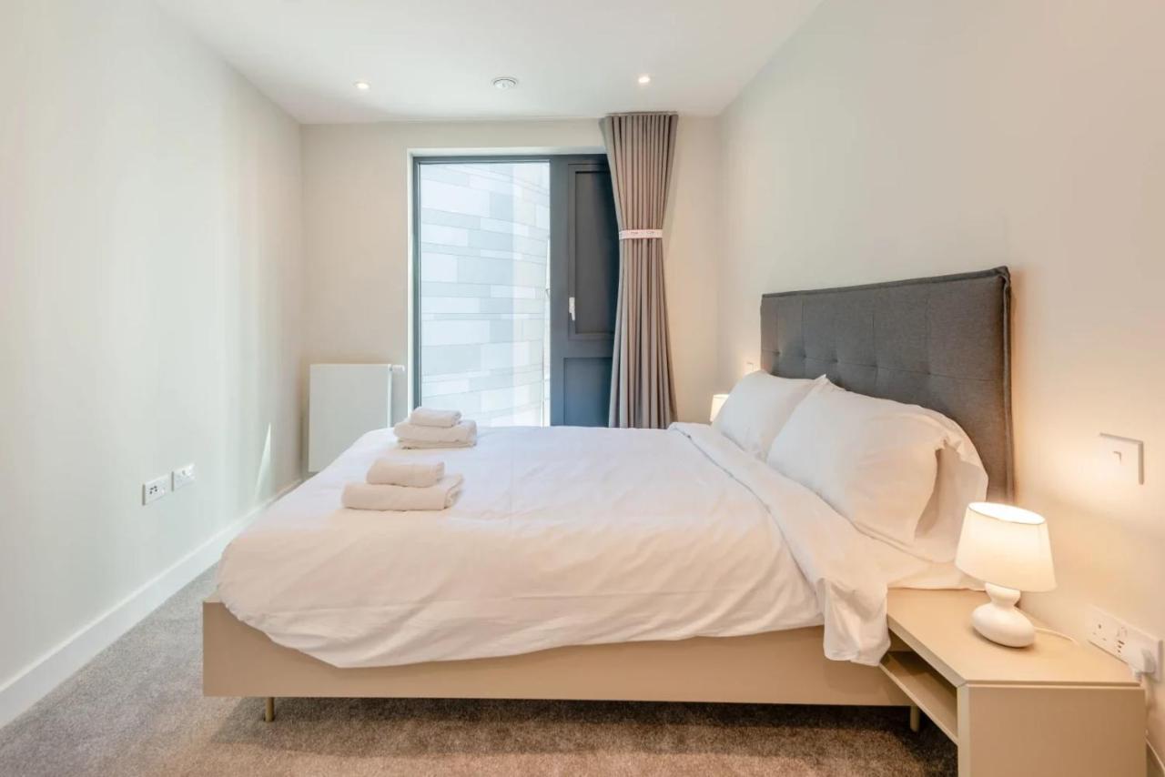 Modern Apartments In Brentford 2 Minutes Walk From Kew Bridge Kültér fotó