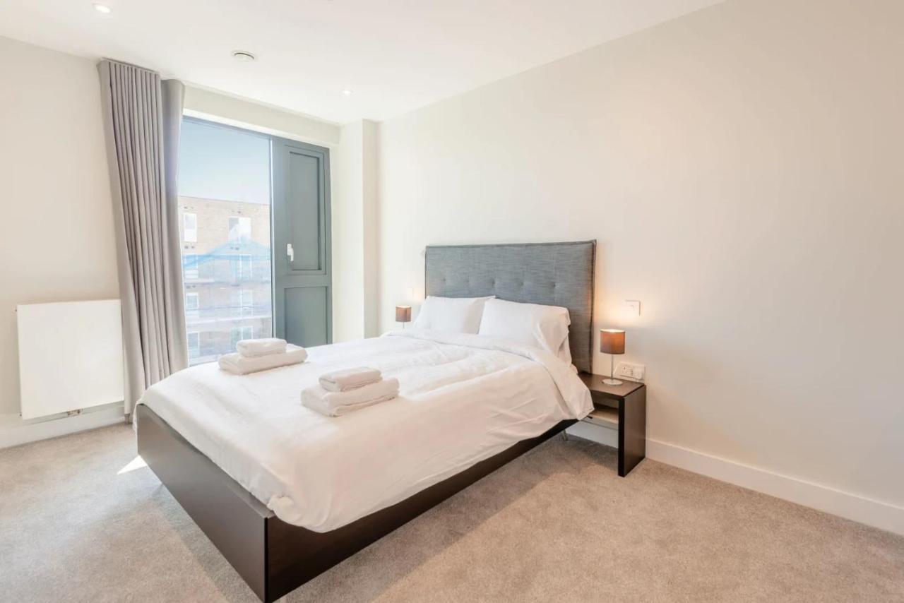 Modern Apartments In Brentford 2 Minutes Walk From Kew Bridge Kültér fotó