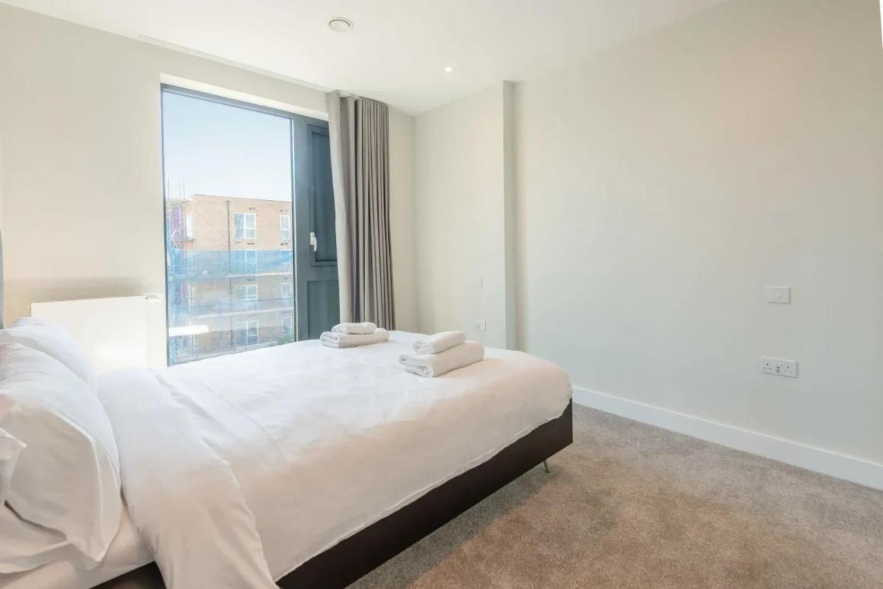 Modern Apartments In Brentford 2 Minutes Walk From Kew Bridge Kültér fotó